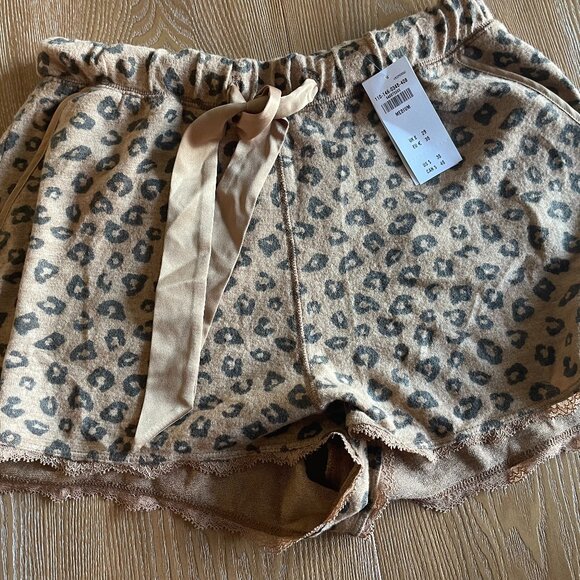 Abercrombie Leopard Pajama Shorts - Picture 1 of 2